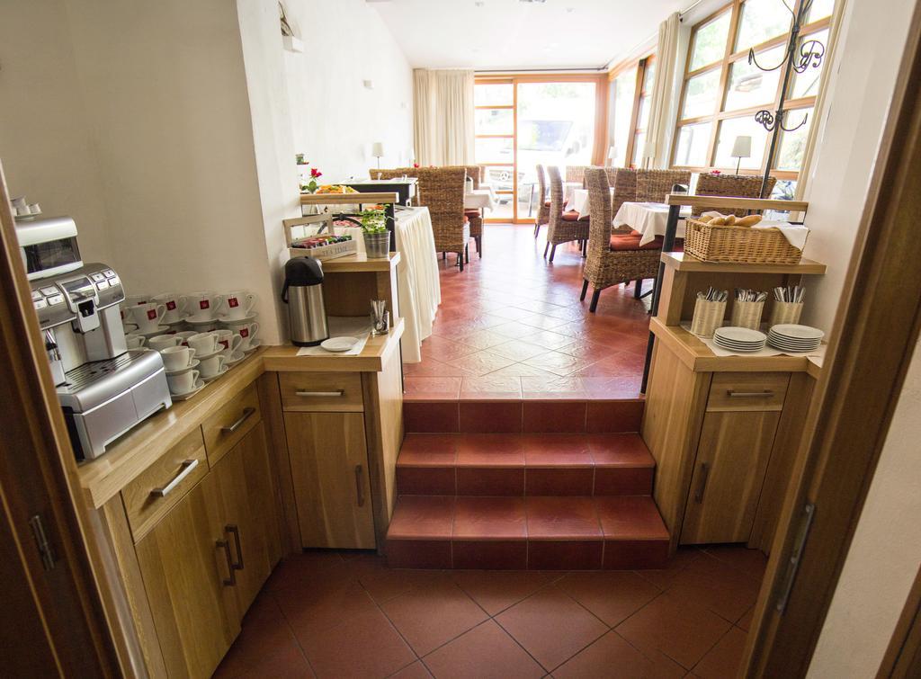 Hotel Pod Zamkem Velké Meziříčí Esterno foto