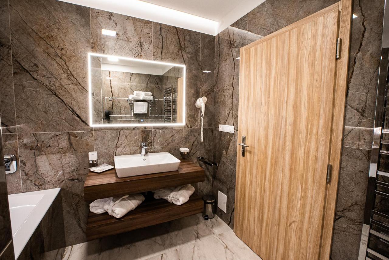 Hotel Pod Zamkem Velké Meziříčí Esterno foto